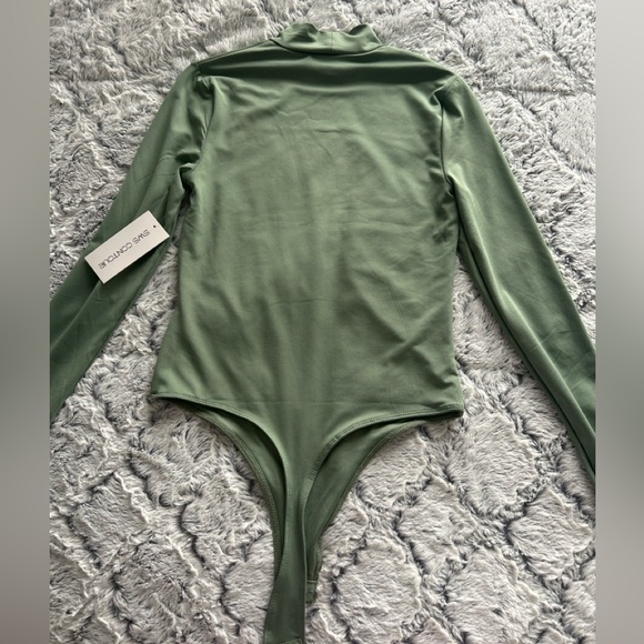 SWISS CONTOUR Green Bodysuit (SIZE MEDIUM) - Picture 1 of 3